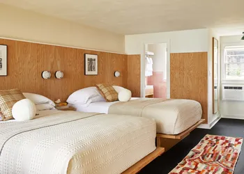 Bluebird Dennisport hotel thumbnail 7