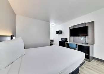 Motel 6 Austin, TX - Airport - South hotel thumbnail 6