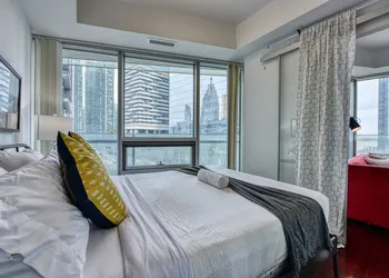 The Bay Suites - Entertainment Dist hotel thumbnail 5
