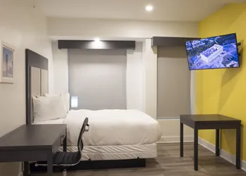 Peachtree Suites hotel thumbnail 4