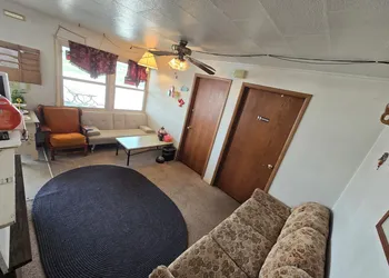 OYO Sandman Inn hotel thumbnail 3
