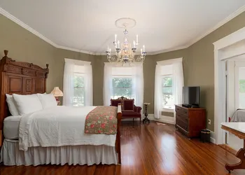 Oaklea Mansion Bed and Breakfast hotel thumbnail 7