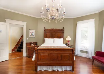 Oaklea Mansion Bed and Breakfast hotel thumbnail 8