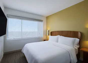 Element Dallas Las Colinas hotel thumbnail 2