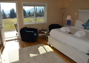Salish Bed & Breakfast and Spa hotel thumbnail 4