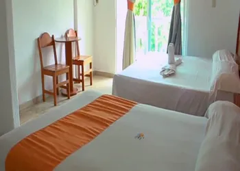 HM Dora II hotel thumbnail 3