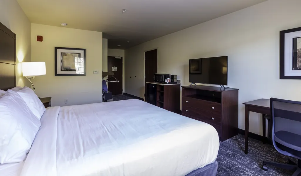 Cobblestone Inn & Suites - Springfield hotel detail image 6
