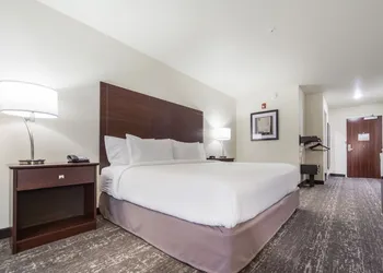 Cobblestone Inn & Suites-Fremont hotel thumbnail 8