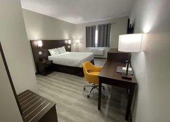 Econo Lodge hotel thumbnail 3