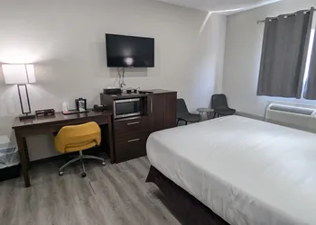 Econo Lodge hotel thumbnail 6