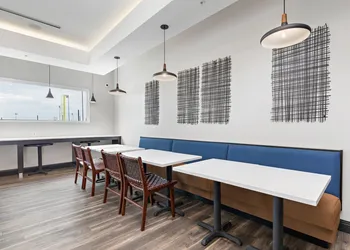 Holiday Inn Express Kansas City North – Parkville by IHG hotel thumbnail 2