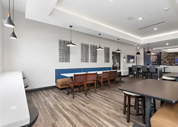 Holiday Inn Express Kansas City North – Parkville by IHG hotel thumbnail 3