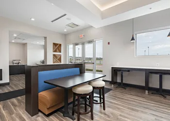 Holiday Inn Express Kansas City North – Parkville by IHG hotel thumbnail 4