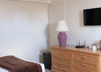 Waikiki Monarch Hotel hotel thumbnail 8