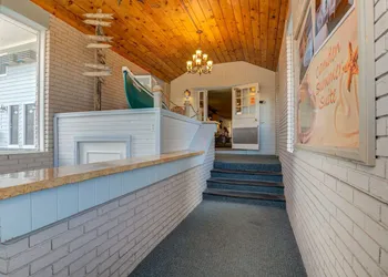 Vacationland Inn & Suites hotel thumbnail 2