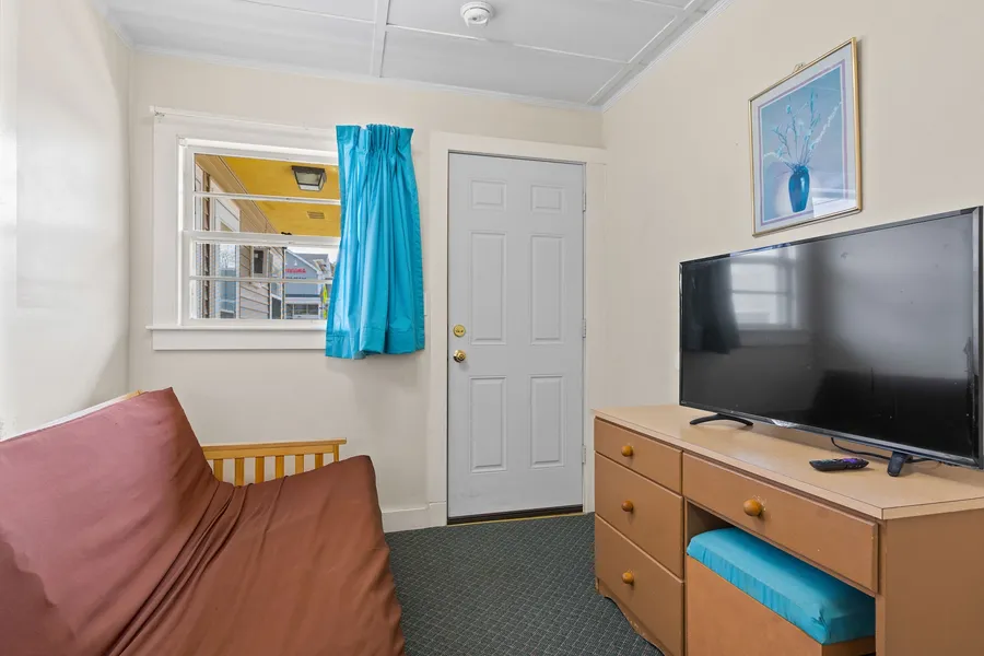 Beach Motel & Suites hotel detail image 6