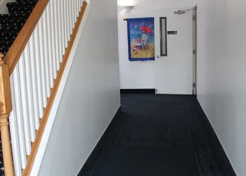 American Host Inn hotel thumbnail 2