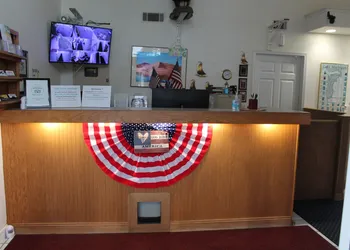 American Host Inn hotel thumbnail 3