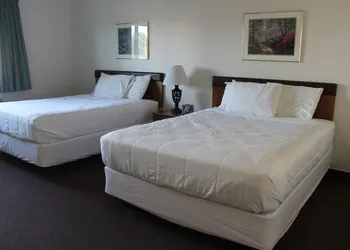 American Host Inn hotel thumbnail 5