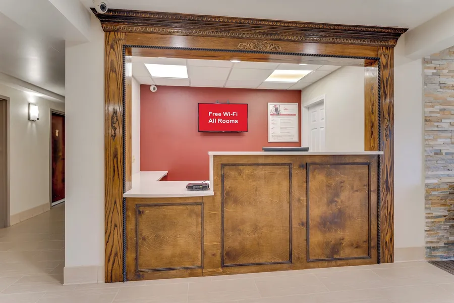 Red Roof Inn & Suites Newport – Middletown, RI hotel detail image 2