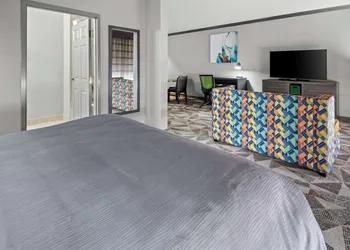 Big Country Hotel & Suites, SureStay Collection by BW hotel thumbnail 6