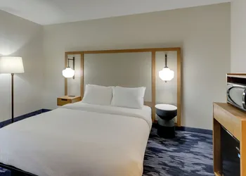 Fairfield Inn & Suites by Marriott Southport hotel thumbnail 7