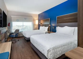 Tru by Hilton Naperville Chicago hotel thumbnail 7