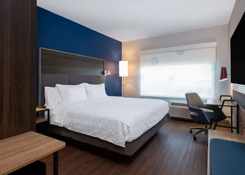 Tru by Hilton Naperville Chicago hotel thumbnail 8