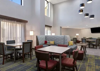 Hampton Inn & Suites Marina hotel thumbnail 3