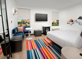 Aloft Dallas Arlington South hotel thumbnail 8