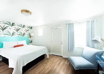 Royal Palms Motel hotel thumbnail 5