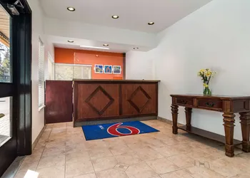 Motel 6 Surrey, BC hotel thumbnail 2