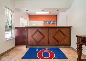 Motel 6 Surrey, BC hotel thumbnail 3