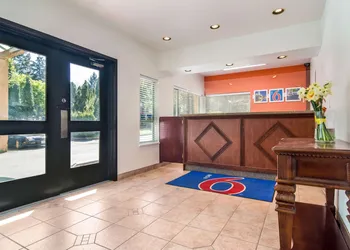 Motel 6 Surrey, BC hotel thumbnail 4