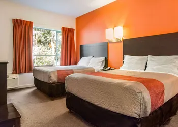 Motel 6 Surrey, BC hotel thumbnail 8
