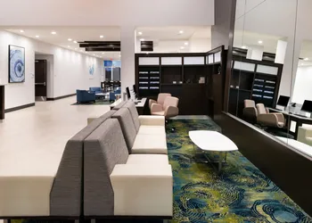 Holiday Inn Hotel & Suites Farmington Hills - Detroit NW by IHG hotel thumbnail 2