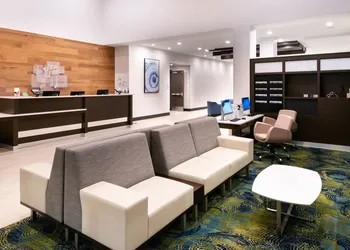 Holiday Inn Hotel & Suites Farmington Hills - Detroit NW by IHG hotel thumbnail 3