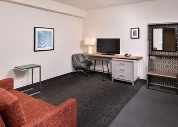 Holiday Inn Hotel & Suites Farmington Hills - Detroit NW by IHG hotel thumbnail 6