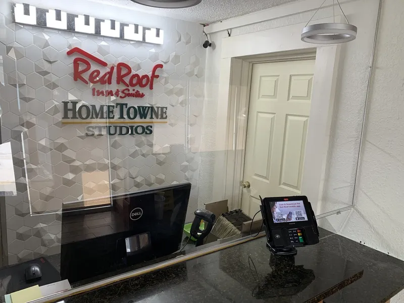 HomeTowne Studios by Red Roof Battle Creek hotel detail image 2