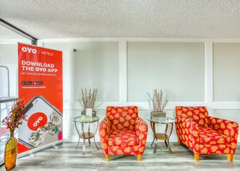 OYO Townhouse Tulsa Woodland Hills hotel thumbnail 5
