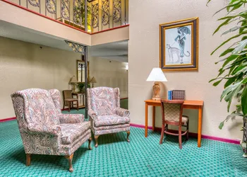 OYO Townhouse Tulsa Woodland Hills hotel thumbnail 6