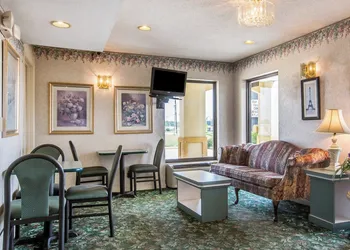 Key West Inn - Montgomery South hotel thumbnail 3