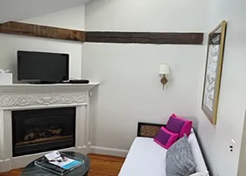 James Pharmacy Bed & Breakfast hotel thumbnail 4