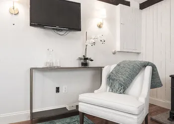 James Pharmacy Bed & Breakfast hotel thumbnail 7