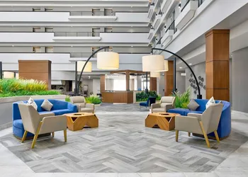 DoubleTree by Hilton Davenport hotel thumbnail 5