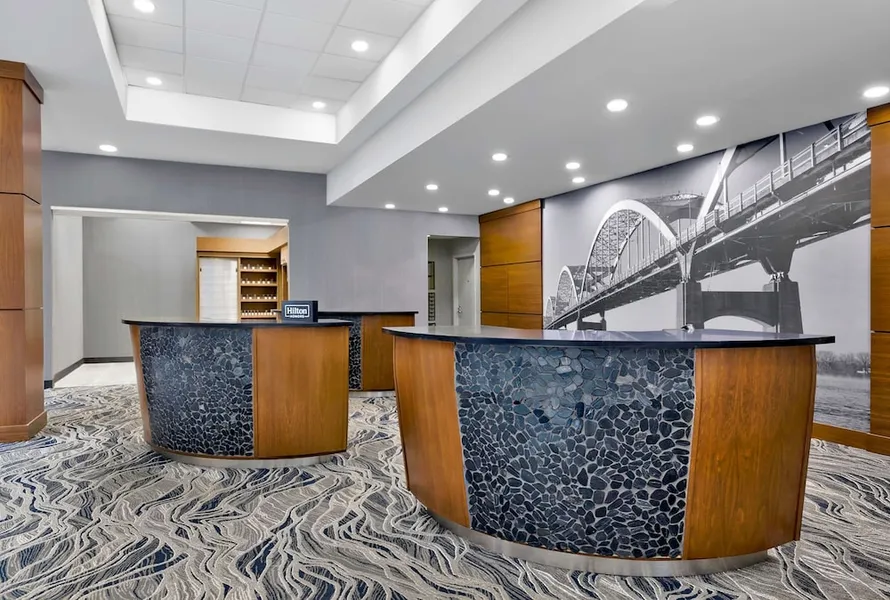 DoubleTree by Hilton Davenport hotel detail image 6