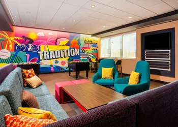 Tru by Hilton Port St. Lucie Tradition hotel thumbnail 3