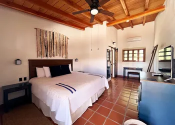 Casa Entrevez hotel thumbnail 7