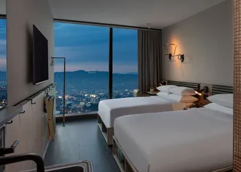 Moxy Downtown Los Angeles hotel thumbnail 7