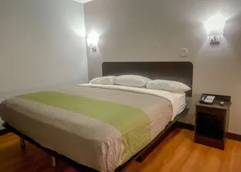 Studio 6 Wichita, KS - Airport hotel thumbnail 3